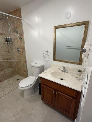 208 NW 7th St 1, Hallandale Beach, FL 33009