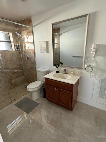 208 NW 7th St 1, Hallandale Beach, FL 33009