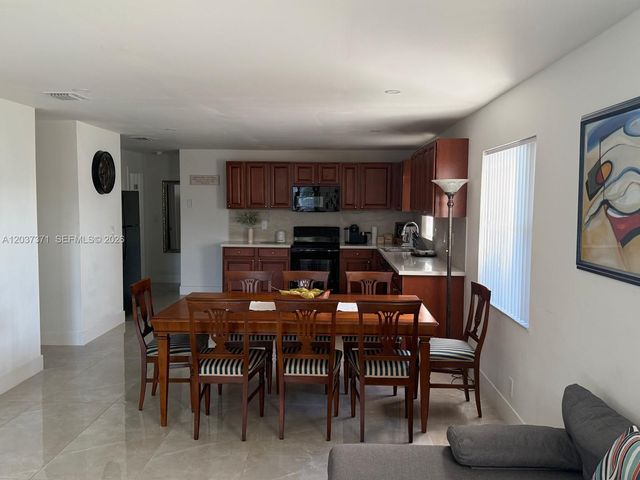 208 NW 7th St 1, Hallandale Beach, FL 33009