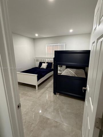 208 NW 7th St 1, Hallandale Beach, FL 33009