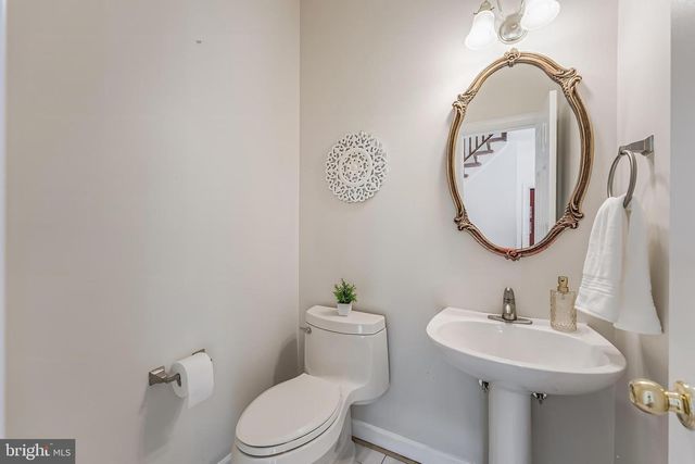 5501 ASHLEIGH RD, Fairfax, VA 22030