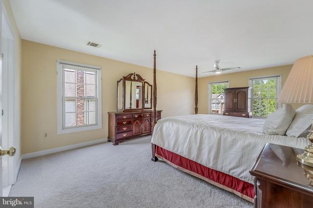 5501 ASHLEIGH RD, Fairfax, VA 22030