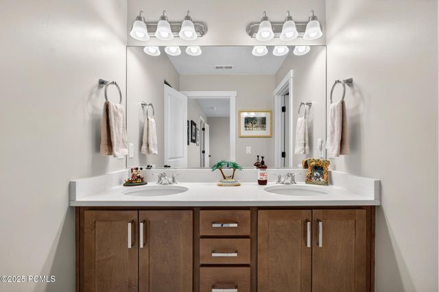 5543 S Carnelian Parkway, St. George, UT 84790