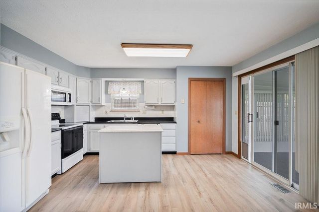 2105 WELLESLEY Lane, Kokomo, IN 46902