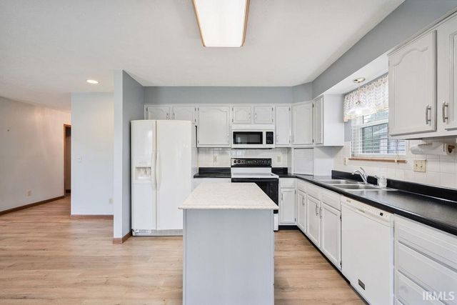 2105 WELLESLEY Lane, Kokomo, IN 46902