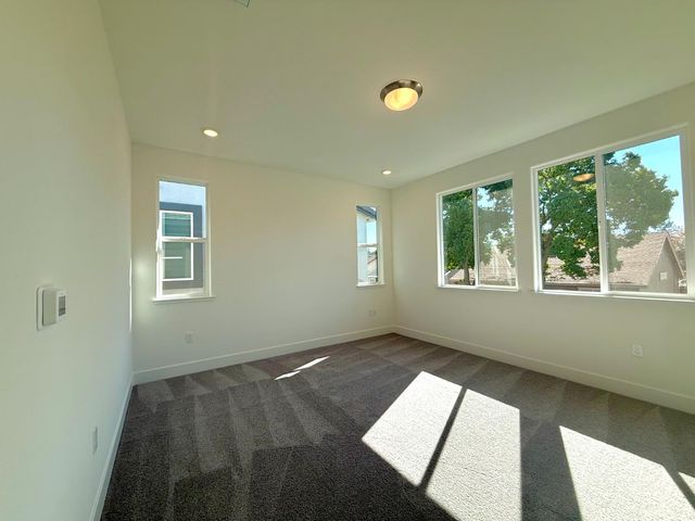 10169 Burke St, Roseville, CA 95747