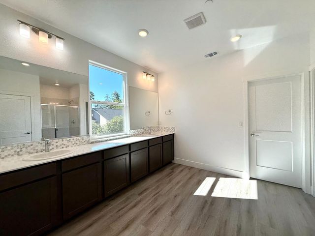 10169 Burke St, Roseville, CA 95747