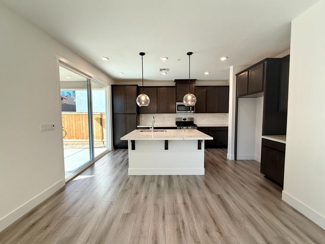 10169 Burke St, Roseville, CA 95747