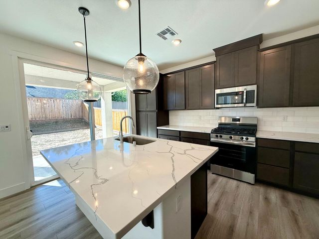 10169 Burke St, Roseville, CA 95747