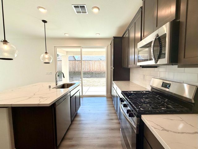 10169 Burke St, Roseville, CA 95747