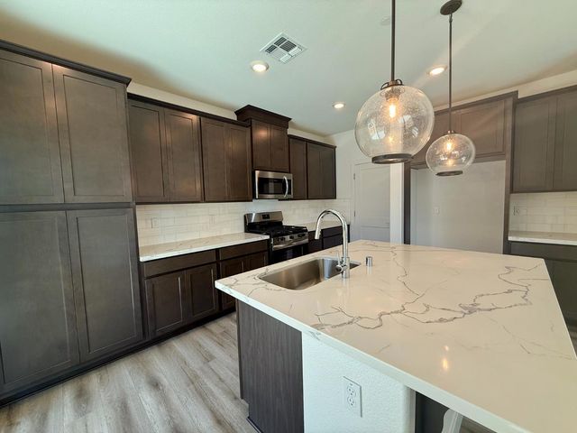 10169 Burke St, Roseville, CA 95747