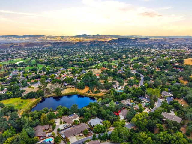 7111 Wooded Lake Drive, San Jose, CA 95120