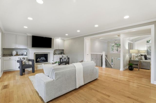 7111 Wooded Lake Drive, San Jose, CA 95120
