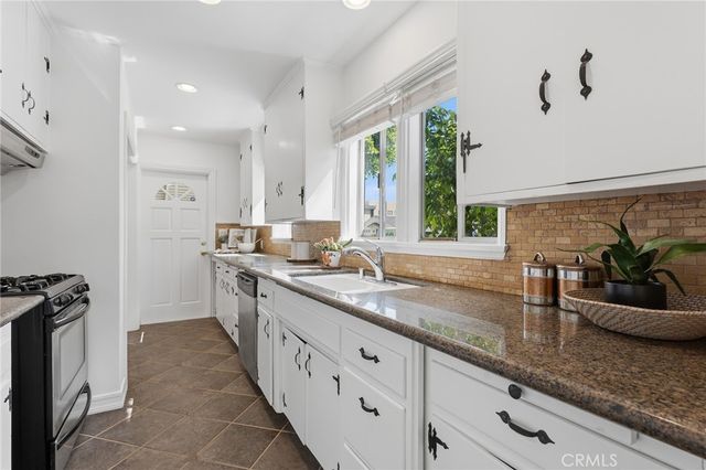 14335 Magnolia, Sherman Oaks, CA 91423