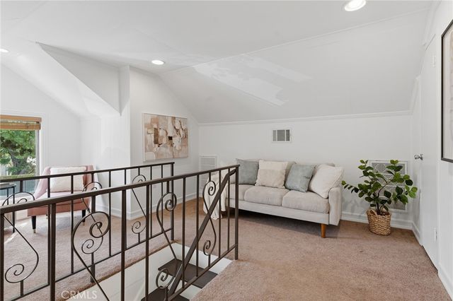 14335 Magnolia, Sherman Oaks, CA 91423