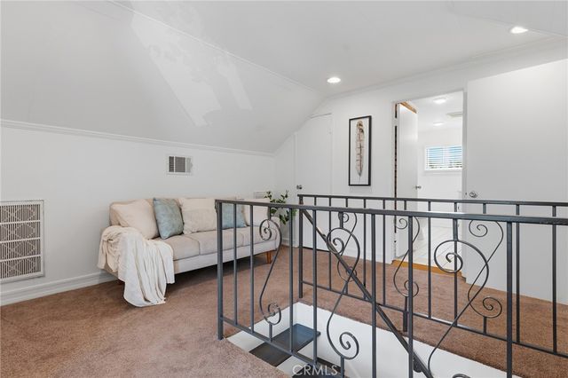 14335 Magnolia, Sherman Oaks, CA 91423