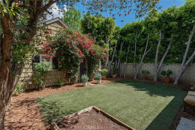 14335 Magnolia, Sherman Oaks, CA 91423