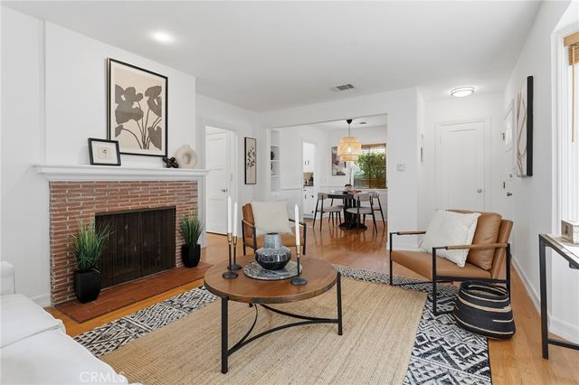 14335 Magnolia, Sherman Oaks, CA 91423