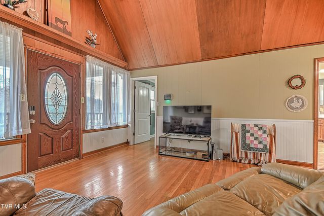 10342 Redwood Circle, Bristol, VA 24202