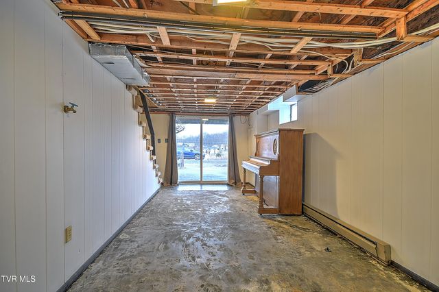 10342 Redwood Circle, Bristol, VA 24202