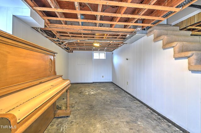 10342 Redwood Circle, Bristol, VA 24202