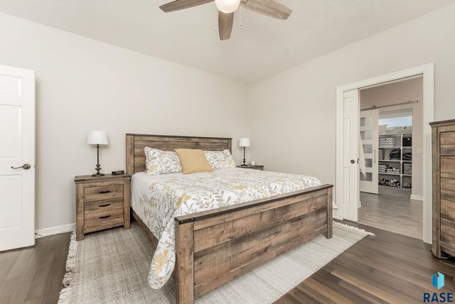 6900 E Split Rock Cir Circle, Sioux Falls, SD 57110