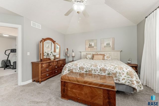 6900 E Split Rock Cir Circle, Sioux Falls, SD 57110