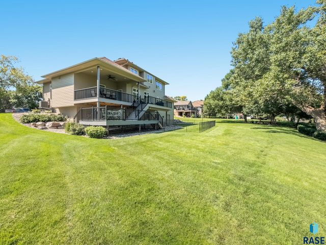 6900 E Split Rock Cir Circle, Sioux Falls, SD 57110