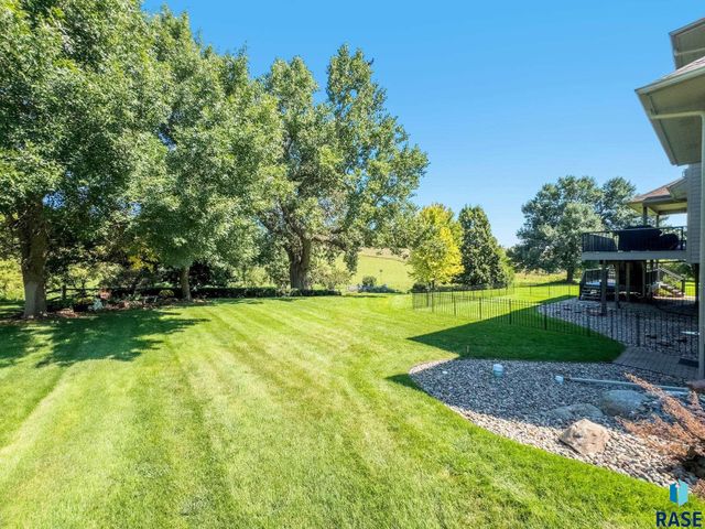 6900 E Split Rock Cir Circle, Sioux Falls, SD 57110