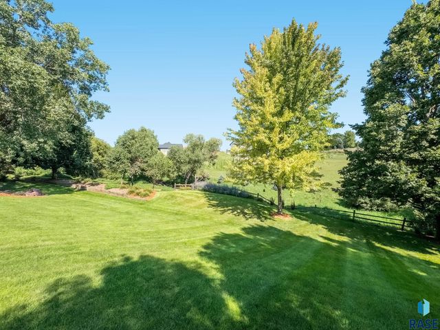 6900 E Split Rock Cir Circle, Sioux Falls, SD 57110