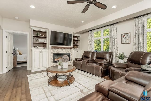 6900 E Split Rock Cir Circle, Sioux Falls, SD 57110