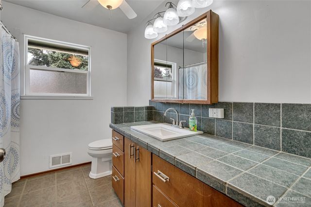 15115 74th Street E, Sumner, WA 98390