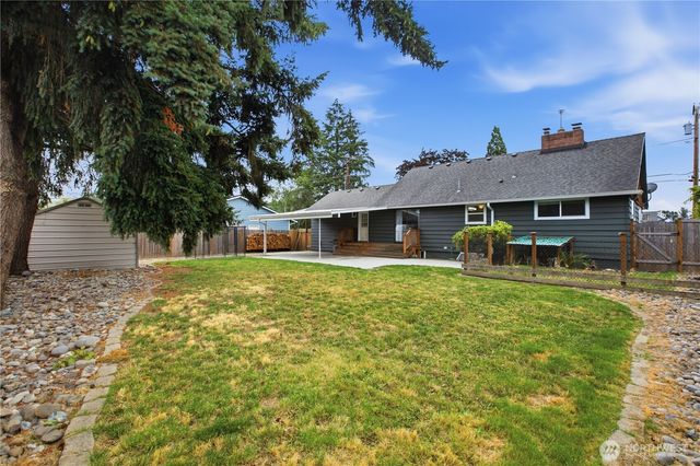 15115 74th Street E, Sumner, WA 98390