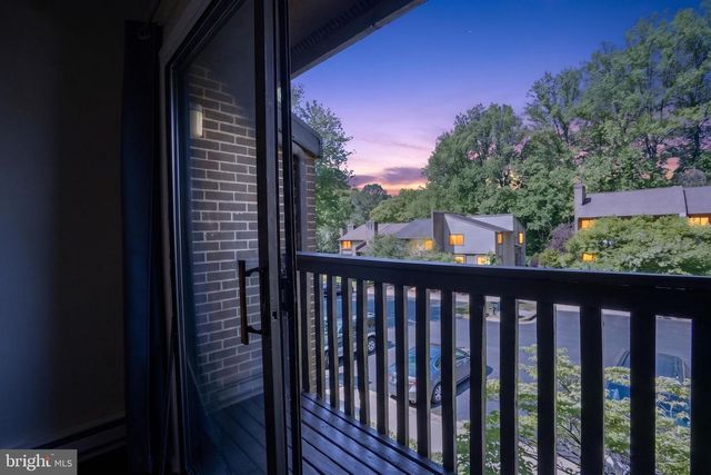 2173 GLENCOURSE LN, Reston, VA 20191