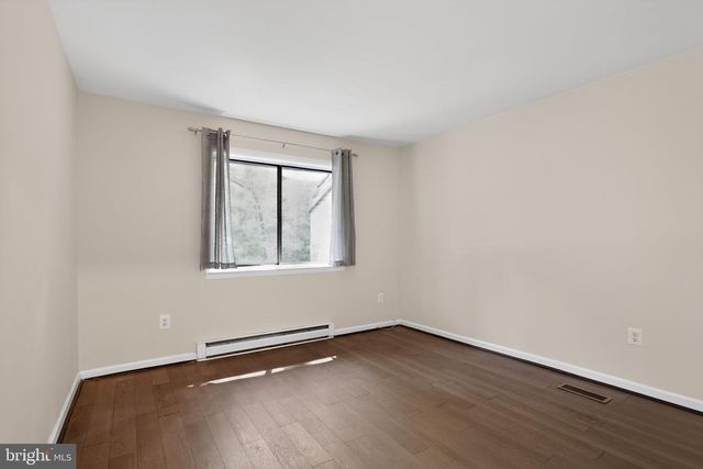 2173 GLENCOURSE LN, Reston, VA 20191