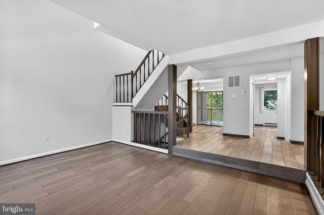 2173 GLENCOURSE LN, Reston, VA 20191