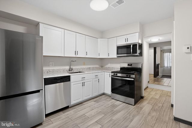 2173 GLENCOURSE LN, Reston, VA 20191