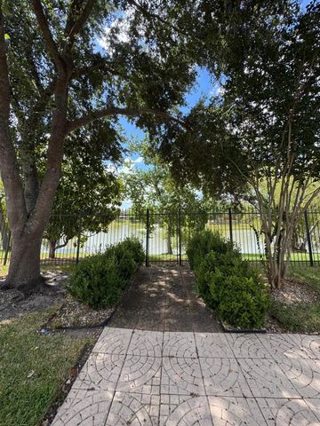 7703 Omaha Drive, Baytown, TX 77521