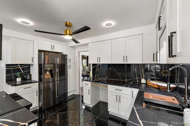 9161 W Outer Drive, Detroit, MI 48219