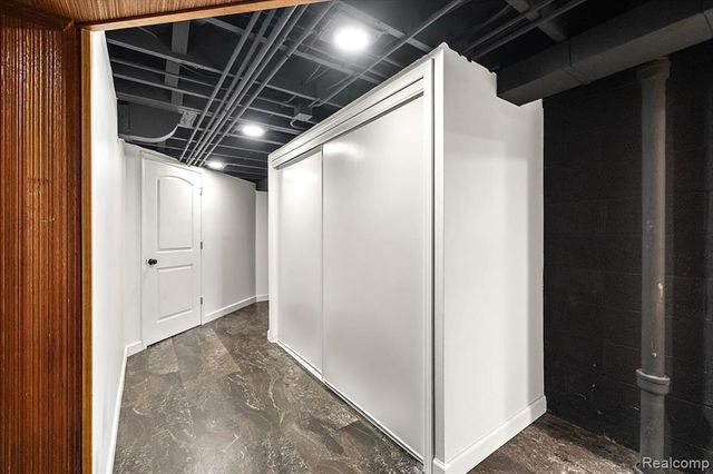 9161 W Outer Drive, Detroit, MI 48219