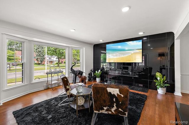 9161 W Outer Drive, Detroit, MI 48219