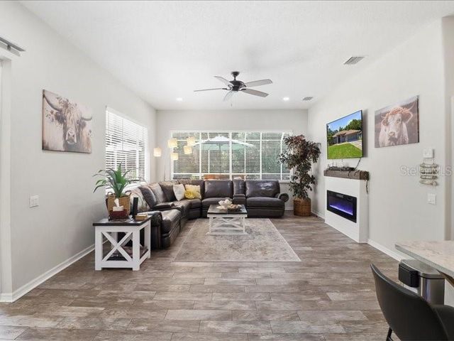 35 CYPRESS BOULEVARD E, Homosassa, FL 34446