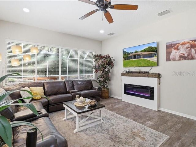 35 CYPRESS BOULEVARD E, Homosassa, FL 34446
