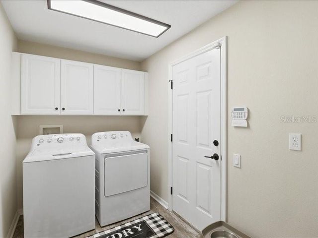 35 CYPRESS BOULEVARD E, Homosassa, FL 34446