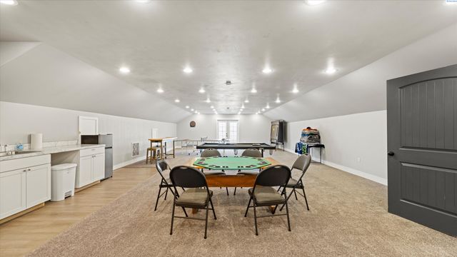 616 N Riverside Dr, West Richland, WA 99353