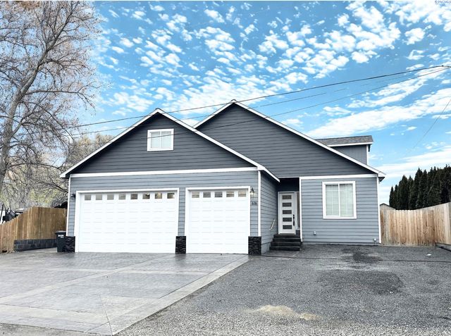 616 N Riverside Dr, West Richland, WA 99353