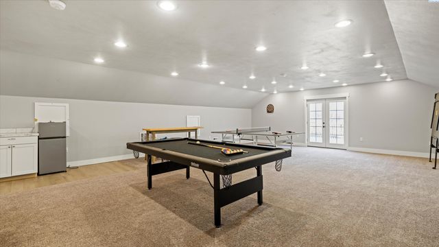 616 N Riverside Dr, West Richland, WA 99353