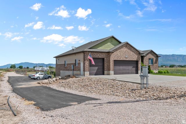 5702 W 950 N, Ogden, UT 84404