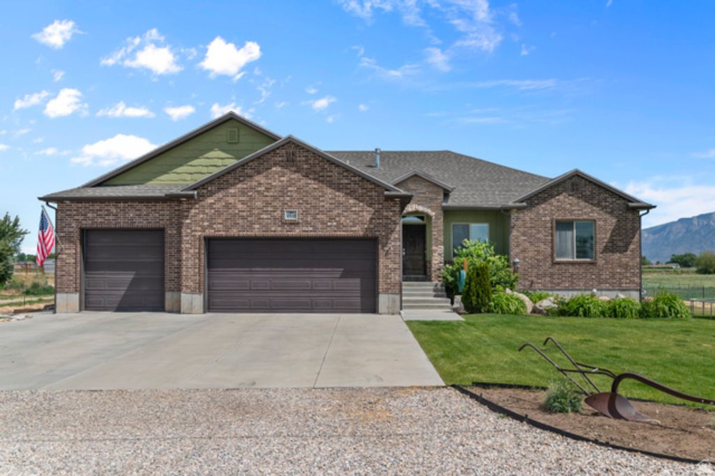 5702 W 950 N, Ogden, UT 84404