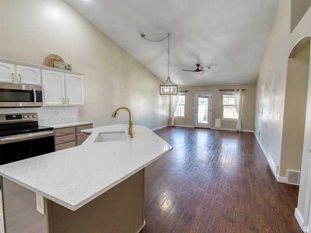 5552 W EAGLE PEAK DR, Herriman, UT 84096